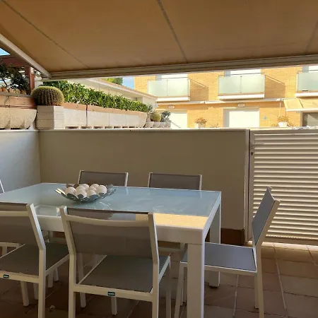 Nyaraló Cozy House With Pool & Bbq Cubelles