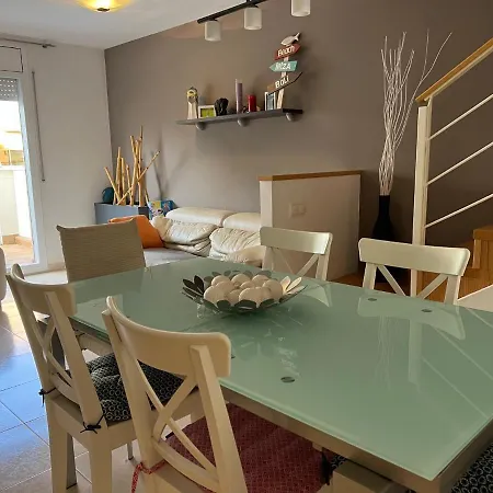 Nyaraló Cozy House With Pool & Bbq