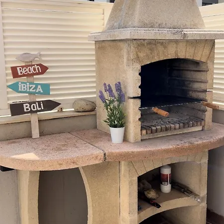 Nyaraló Cozy House With Pool & Bbq Cubelles